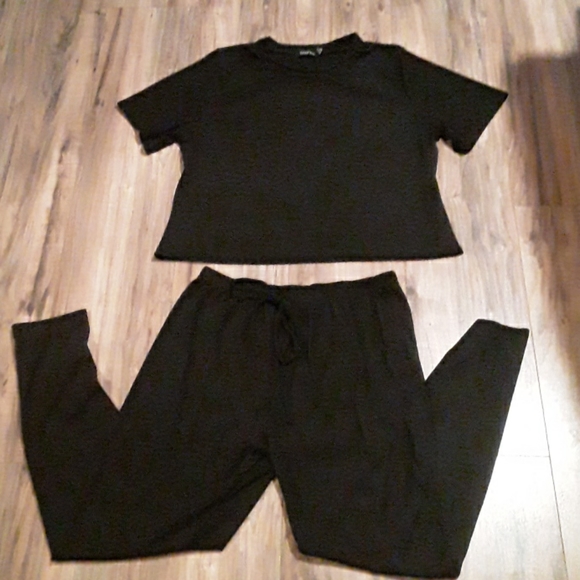 Boohoo Tops - 2 piece lounge set